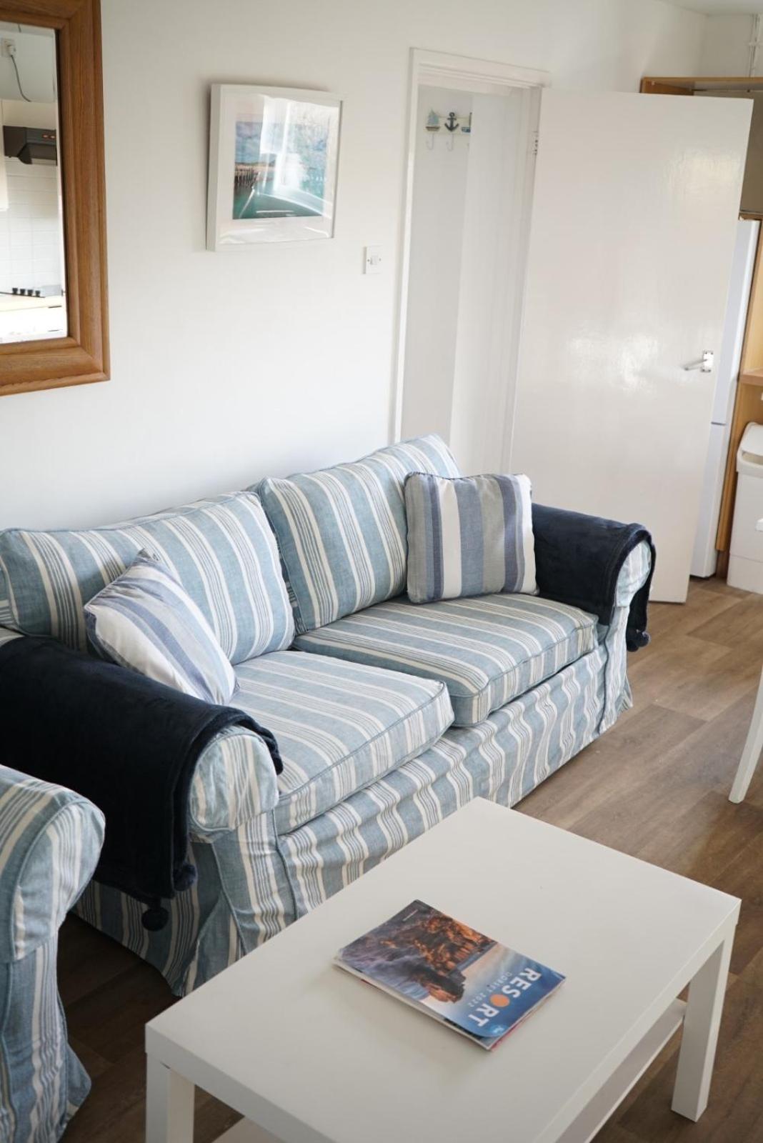 Golden Acre Jurassic Coastal Lodges ,Eype Bridport Extérieur photo