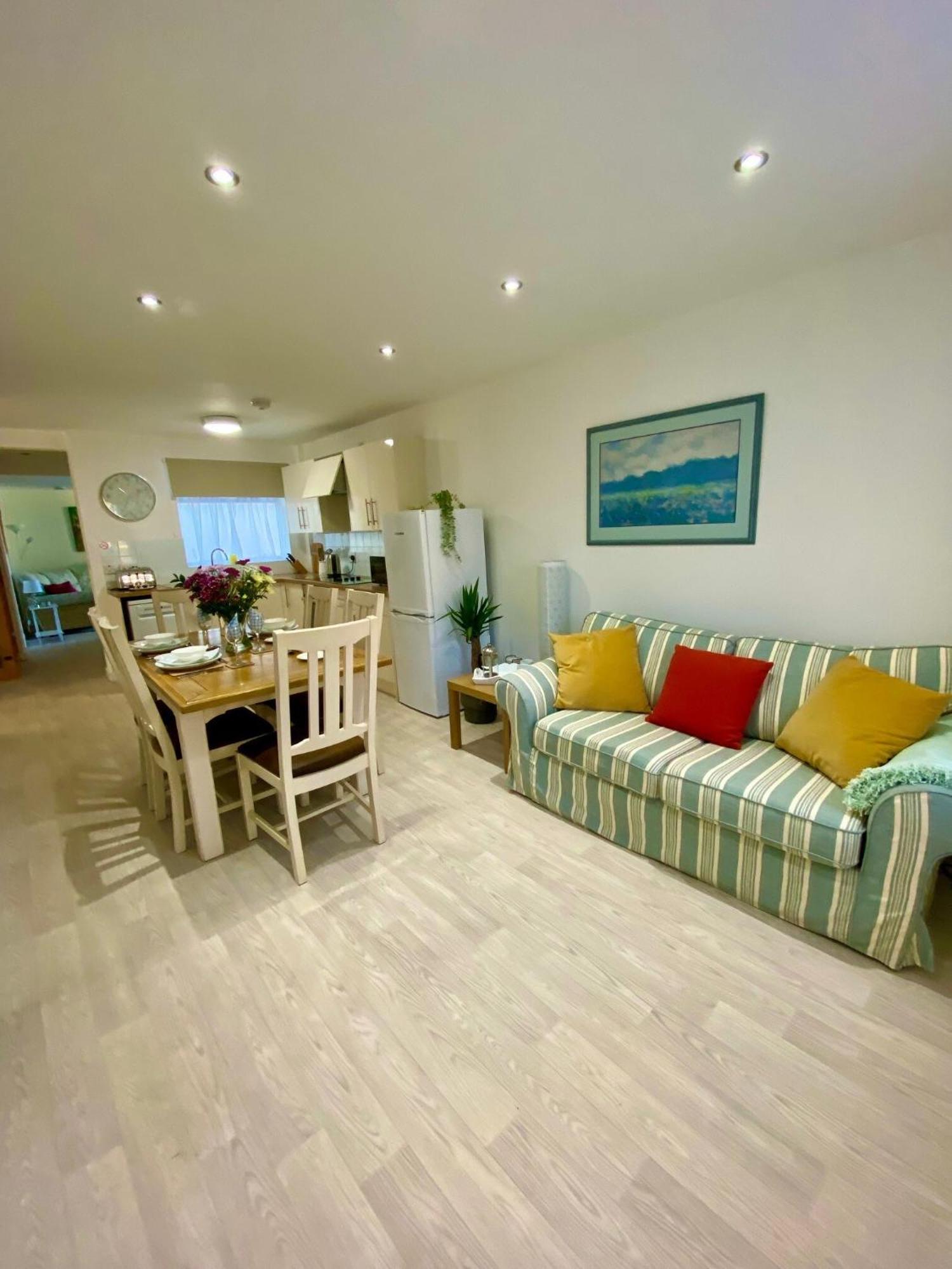 Golden Acre Jurassic Coastal Lodges ,Eype Bridport Extérieur photo