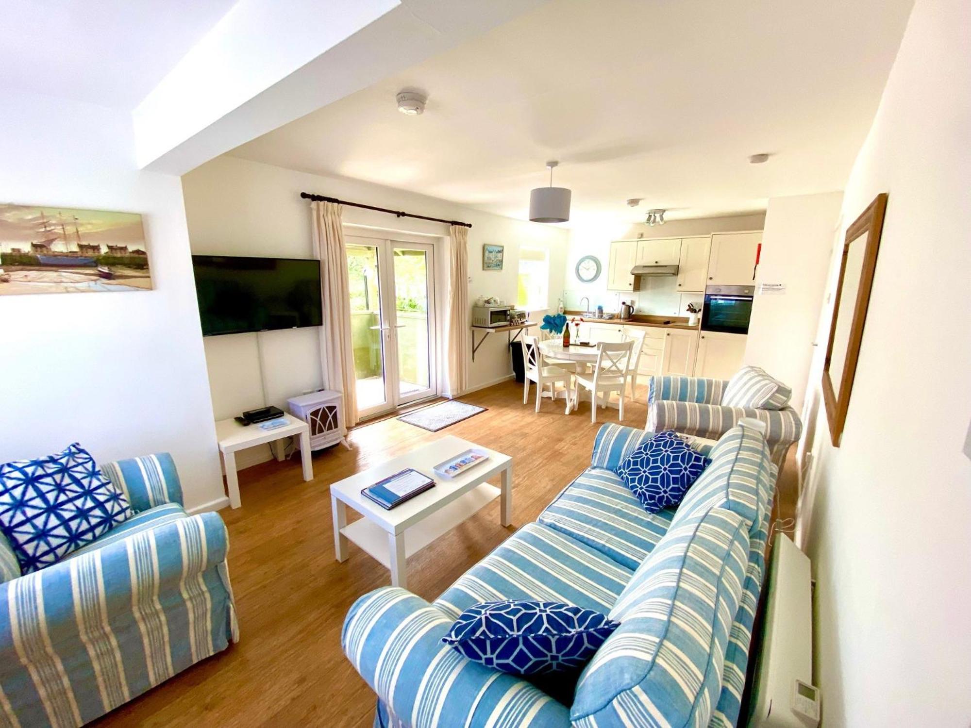 Golden Acre Jurassic Coastal Lodges ,Eype Bridport Extérieur photo